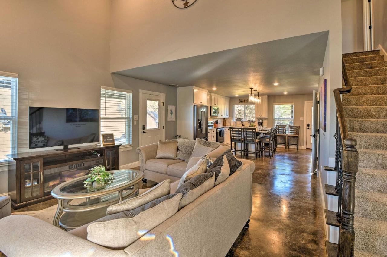 Granbury Home With Hot Tub And Furnished Patio! 外观 照片