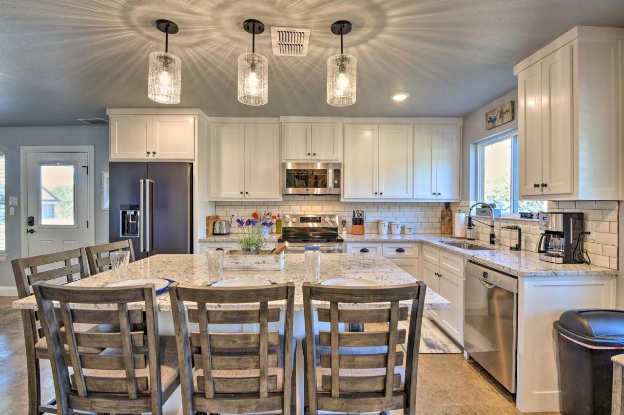 Granbury Home With Hot Tub And Furnished Patio! 外观 照片