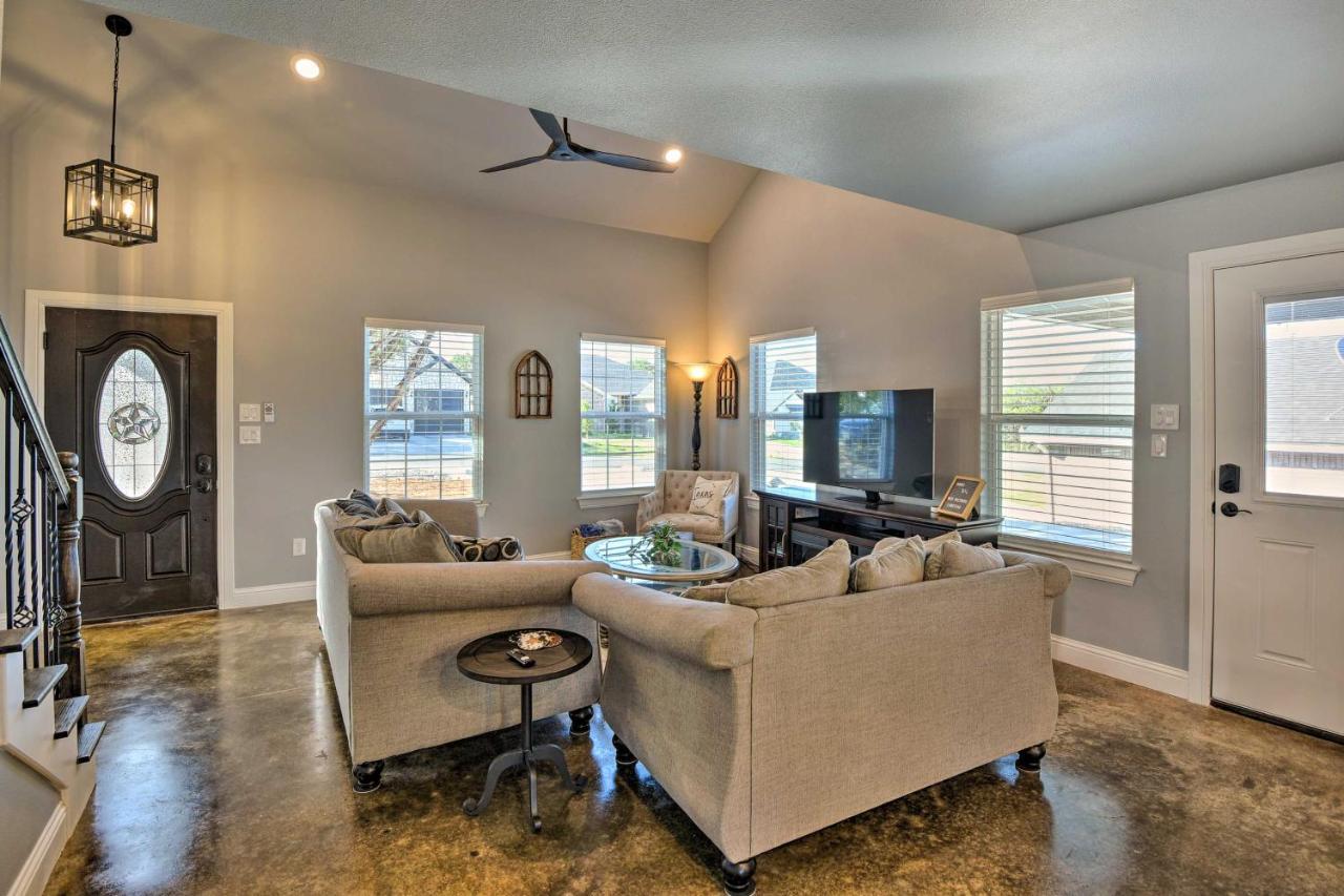 Granbury Home With Hot Tub And Furnished Patio! 外观 照片
