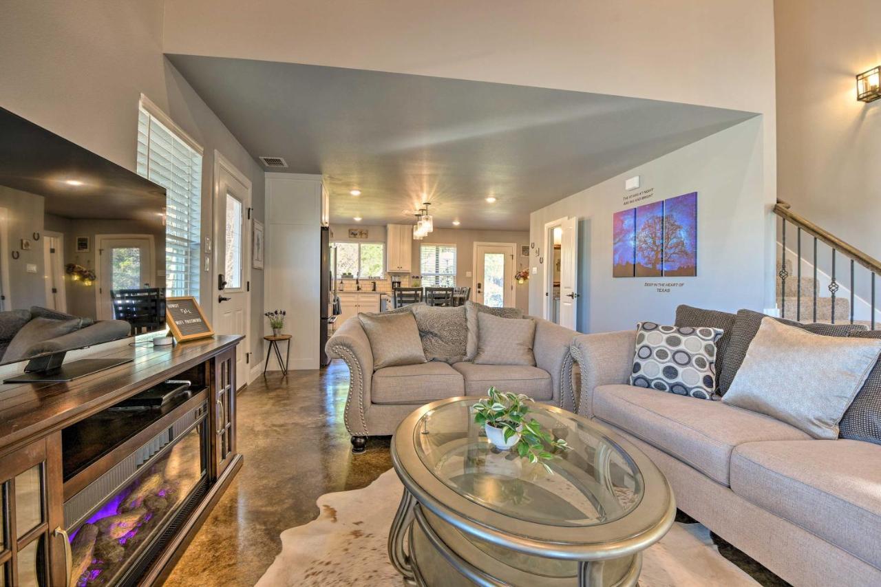 Granbury Home With Hot Tub And Furnished Patio! 外观 照片