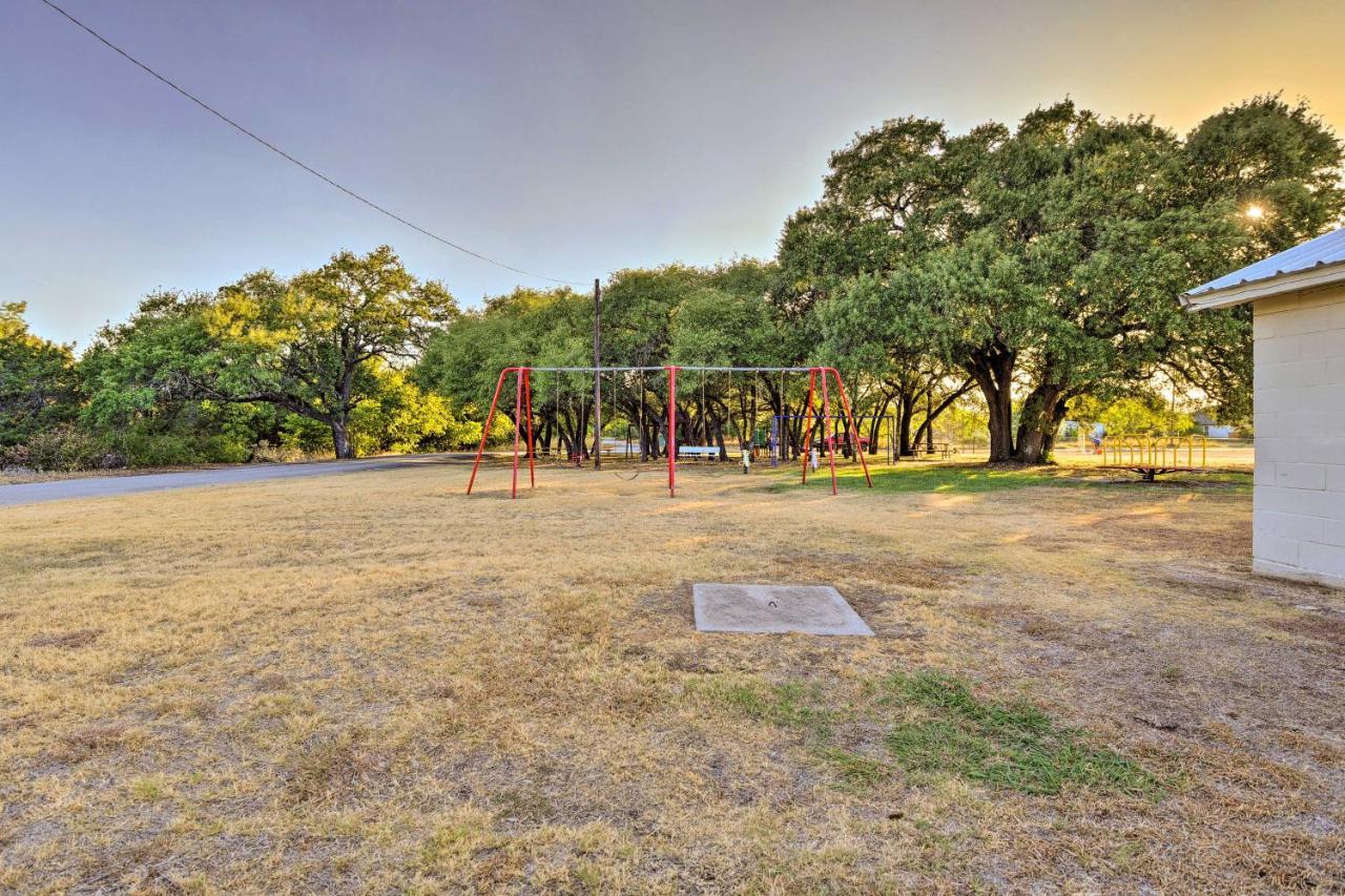 Granbury Home With Hot Tub And Furnished Patio! 外观 照片