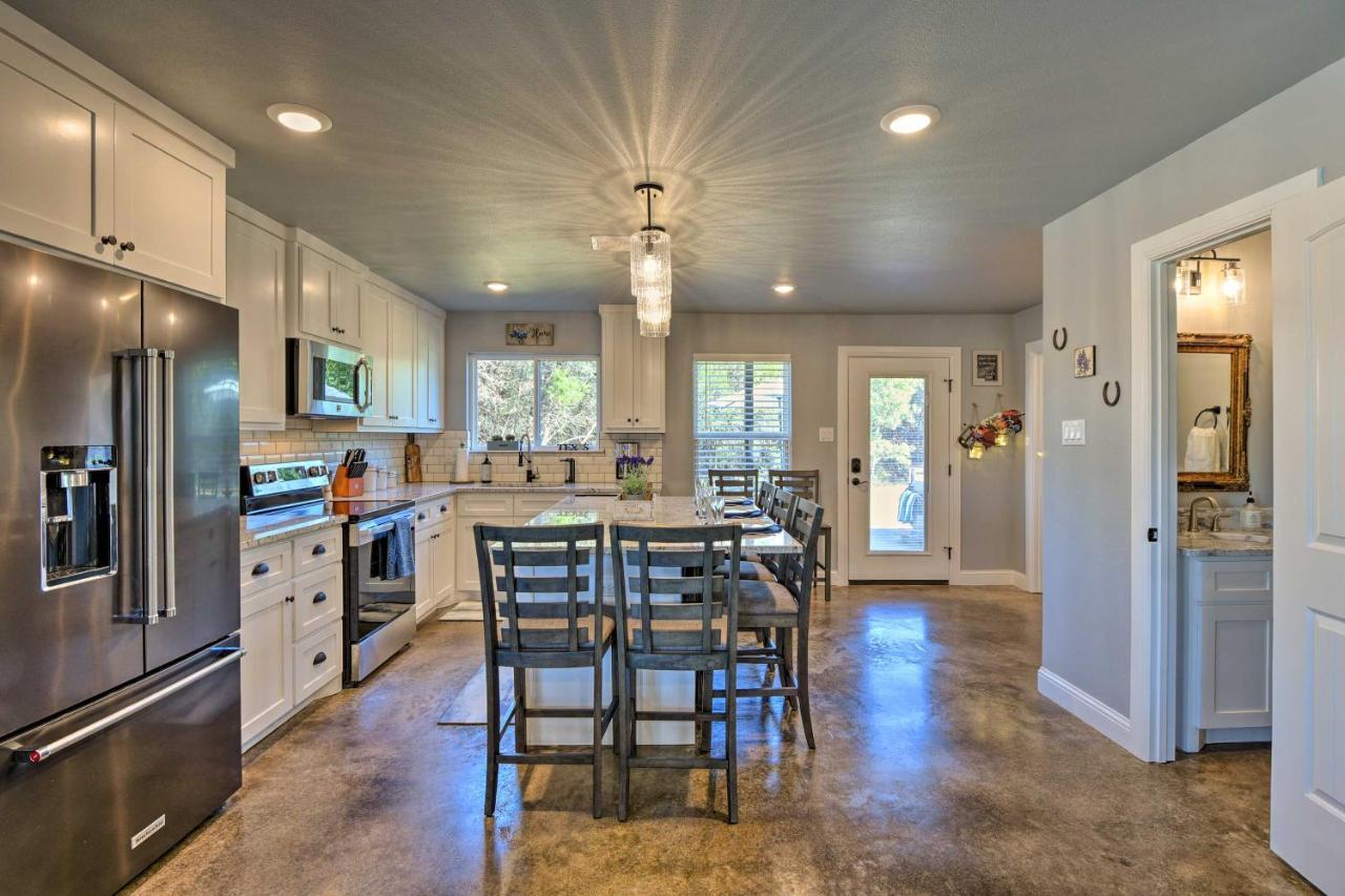 Granbury Home With Hot Tub And Furnished Patio! 外观 照片