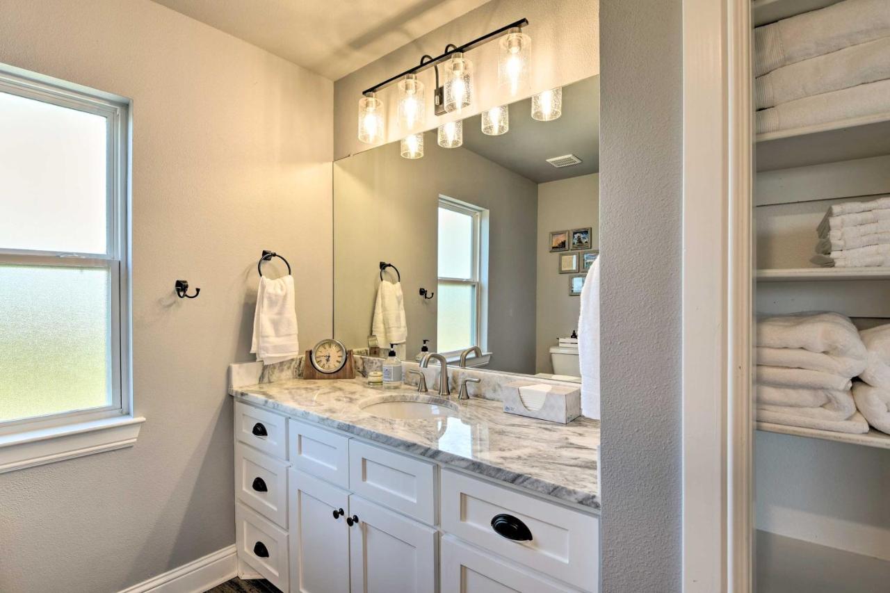 Granbury Home With Hot Tub And Furnished Patio! 外观 照片