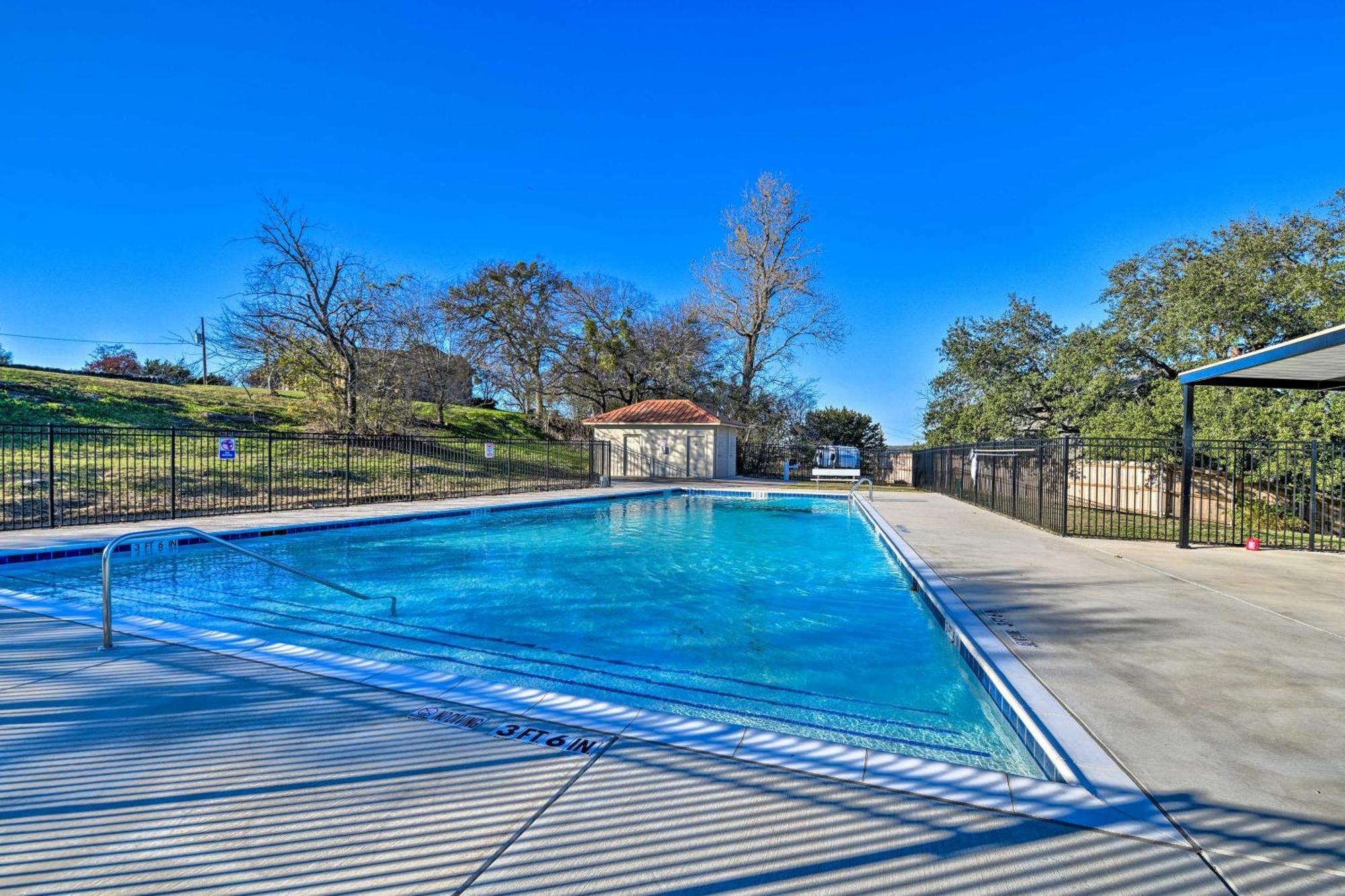 Granbury Home With Hot Tub And Furnished Patio! 外观 照片