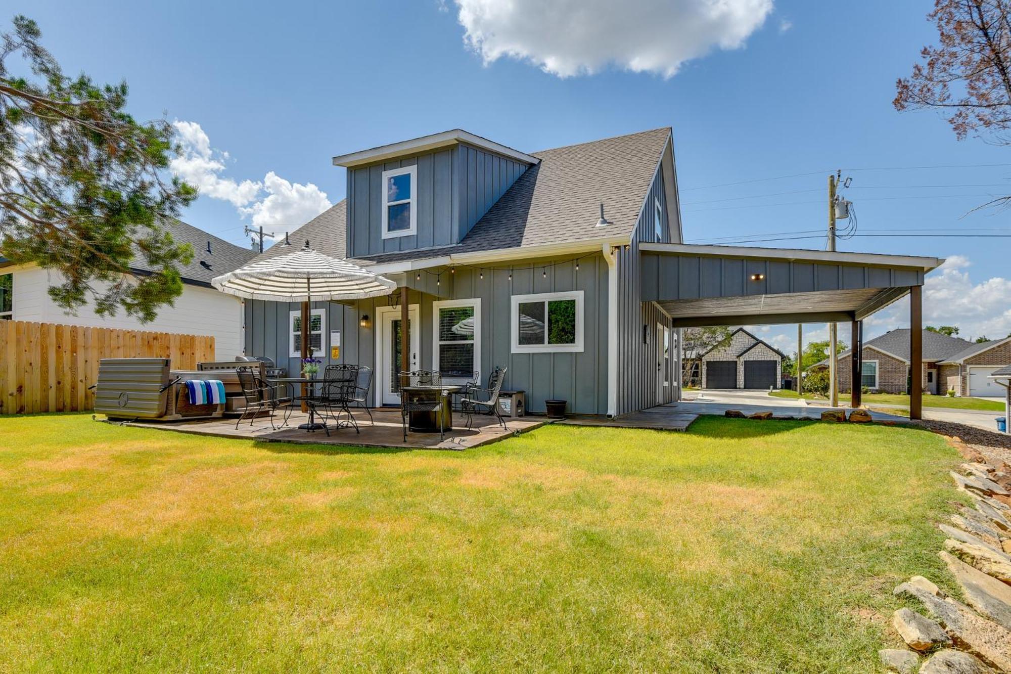 Granbury Home With Hot Tub And Furnished Patio! 外观 照片