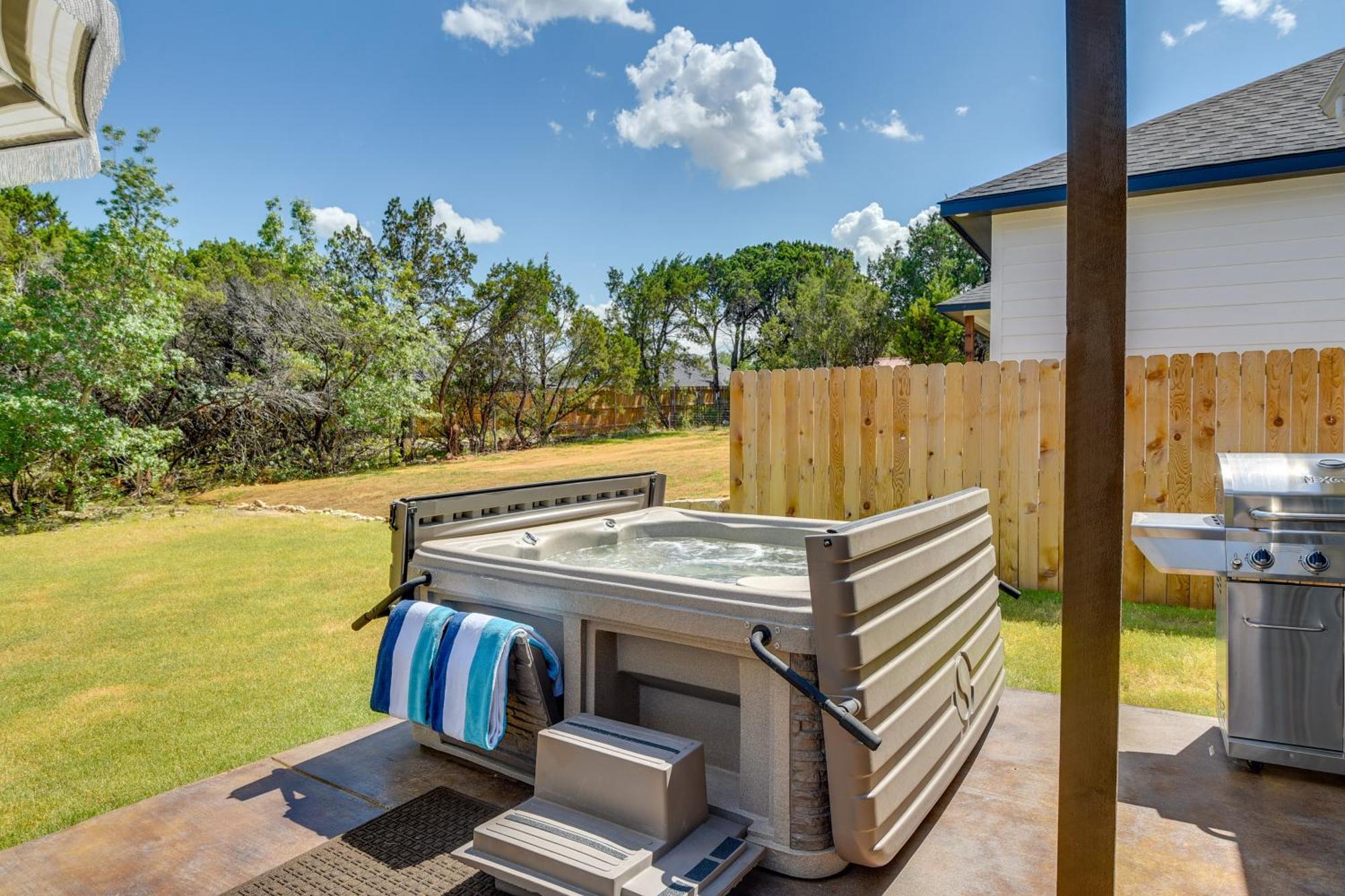 Granbury Home With Hot Tub And Furnished Patio! 外观 照片