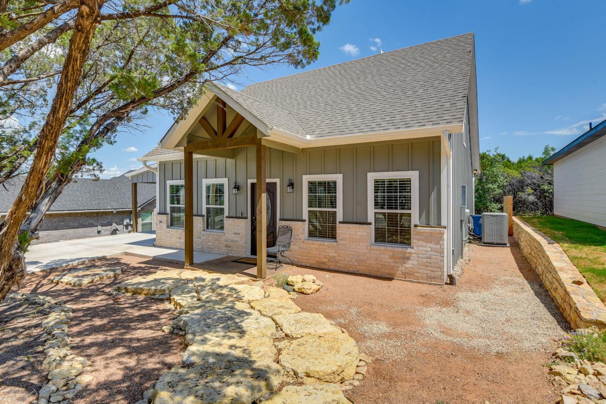 Granbury Home With Hot Tub And Furnished Patio! 外观 照片